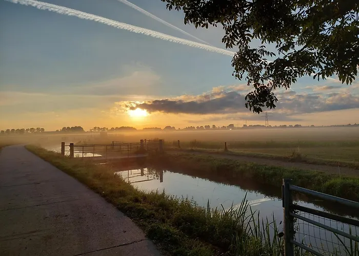 De Mast Bij Fort Vechten On The Countryside & Close To Utrecht
